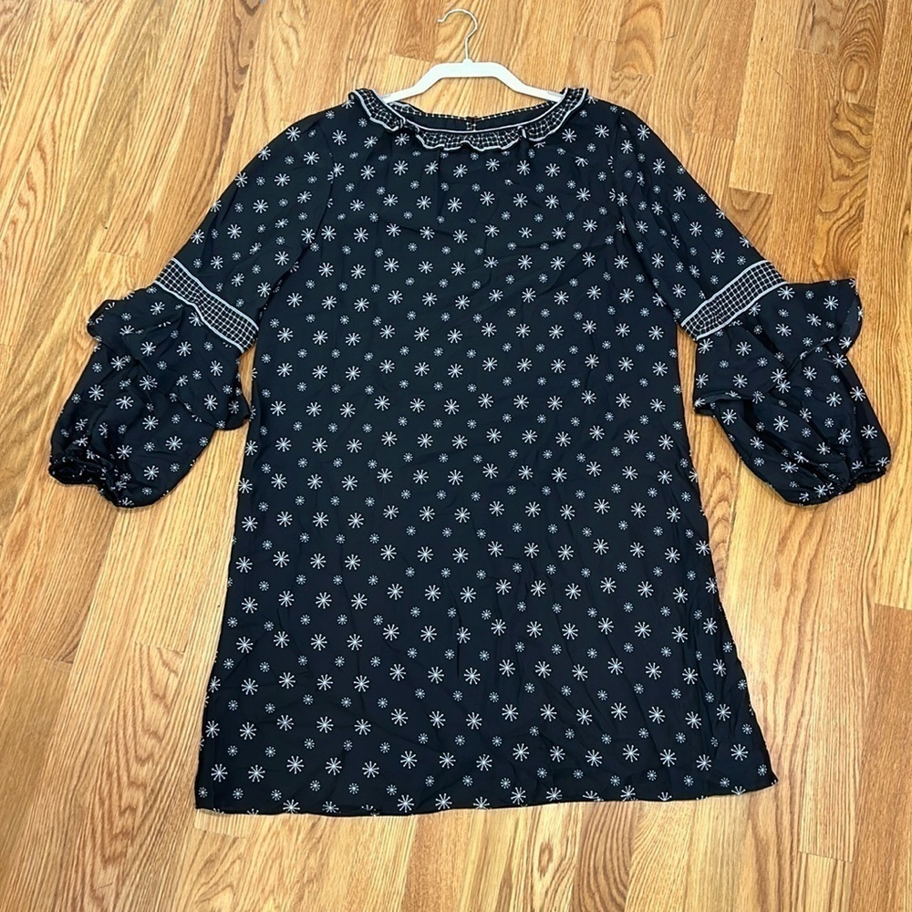 Max Studio Black White Snowflake Ruffle Long Sleeves Tunic Shift Dress